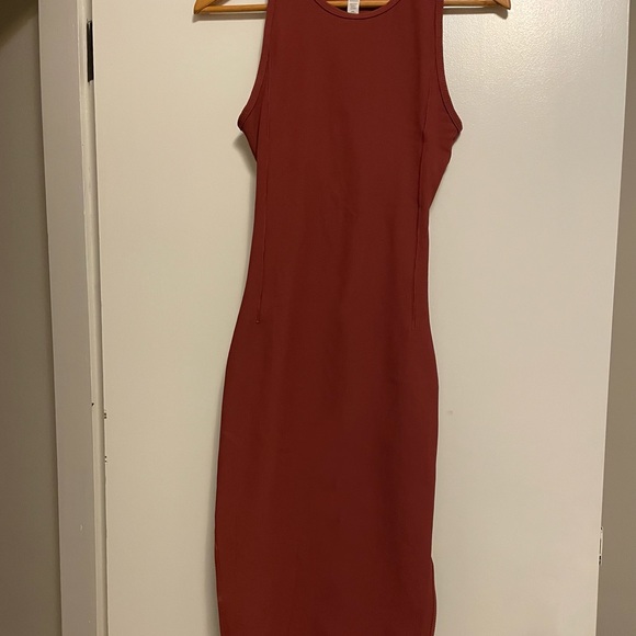 Lululemons Brunch and Back Dress - Picture 6 of 9